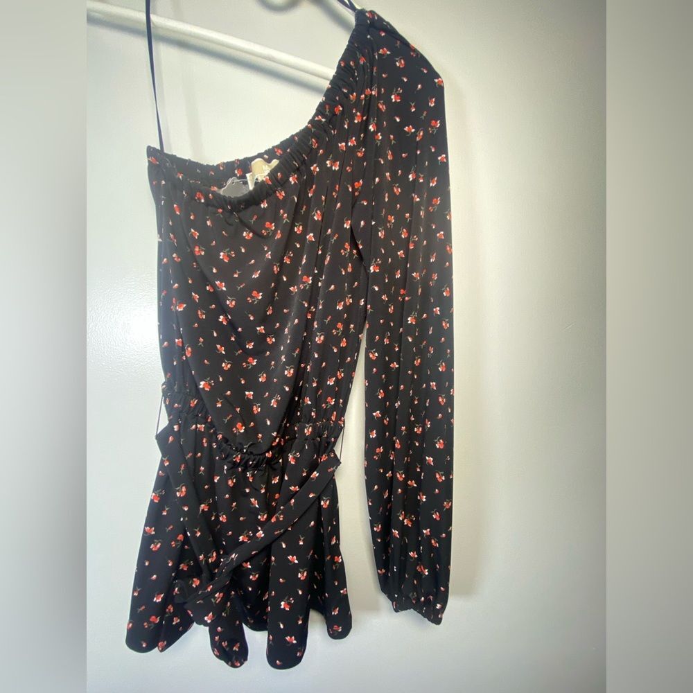 Michael Kors Black Floral Pattern Top-One shoulder design!